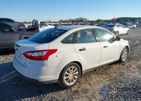 2013 Ford Focus S из США, поврежденный, VIN 1FADP3E28DL167757